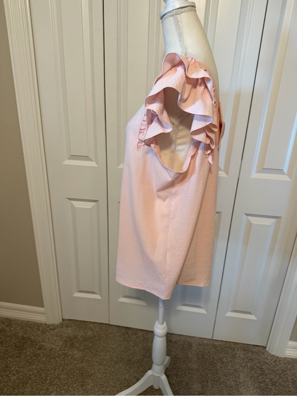 🥳Textured Ruffle Sleeve Bow Back Detail Top Size XL EUC - Picture 9 of 13